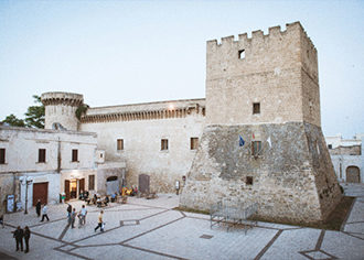 pulsano, torre, castello